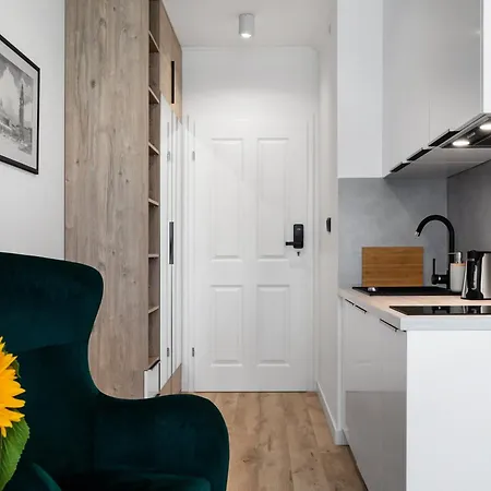 Househost Apartments: Miodowa 42/12b Street * Krakow