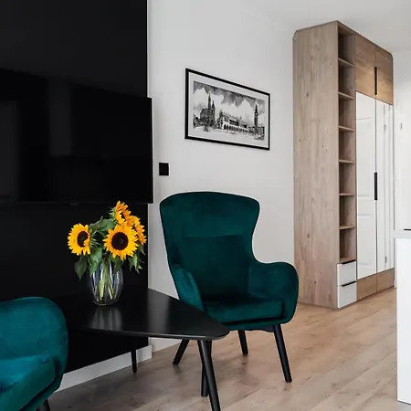 Househost Apartments: Miodowa 42/12b Street