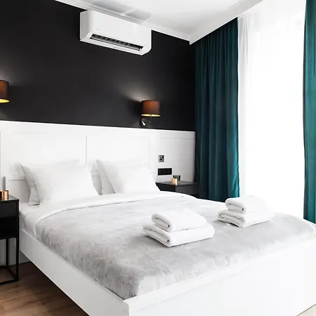 Apartament Househost Apartments: Miodowa 42/12b Street